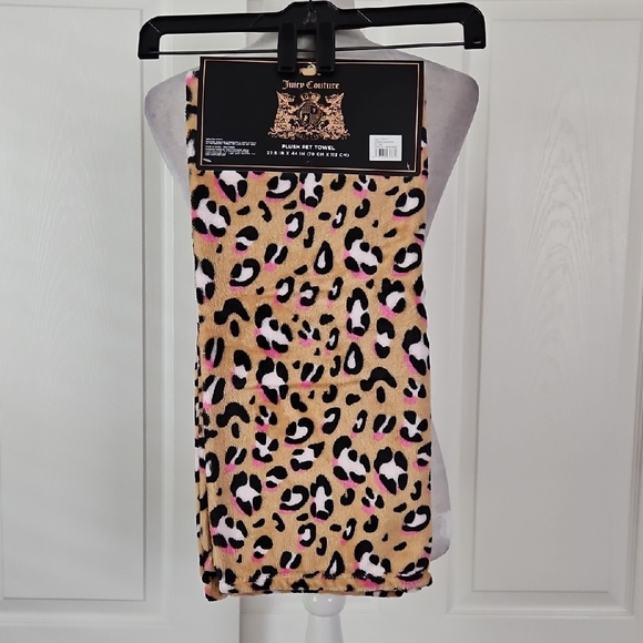 Juicy Couture NWT Plush Pet Towel - Picture 1 of 6